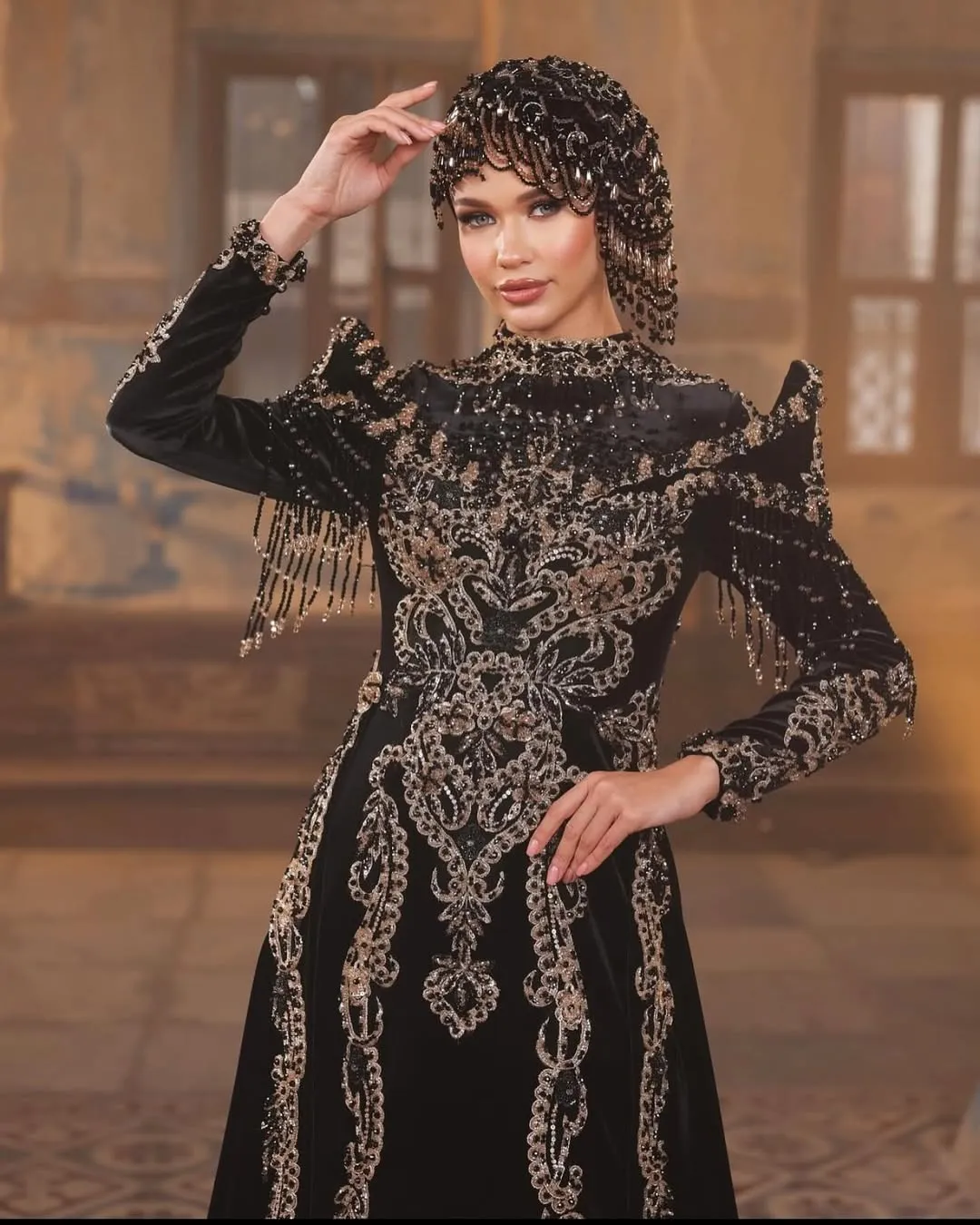 Kristal Taş Ve Dantel İşlemeli Sarı Nişanlık